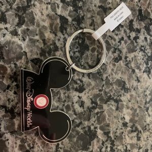 Disney World key chain with Pet Sitter on the back